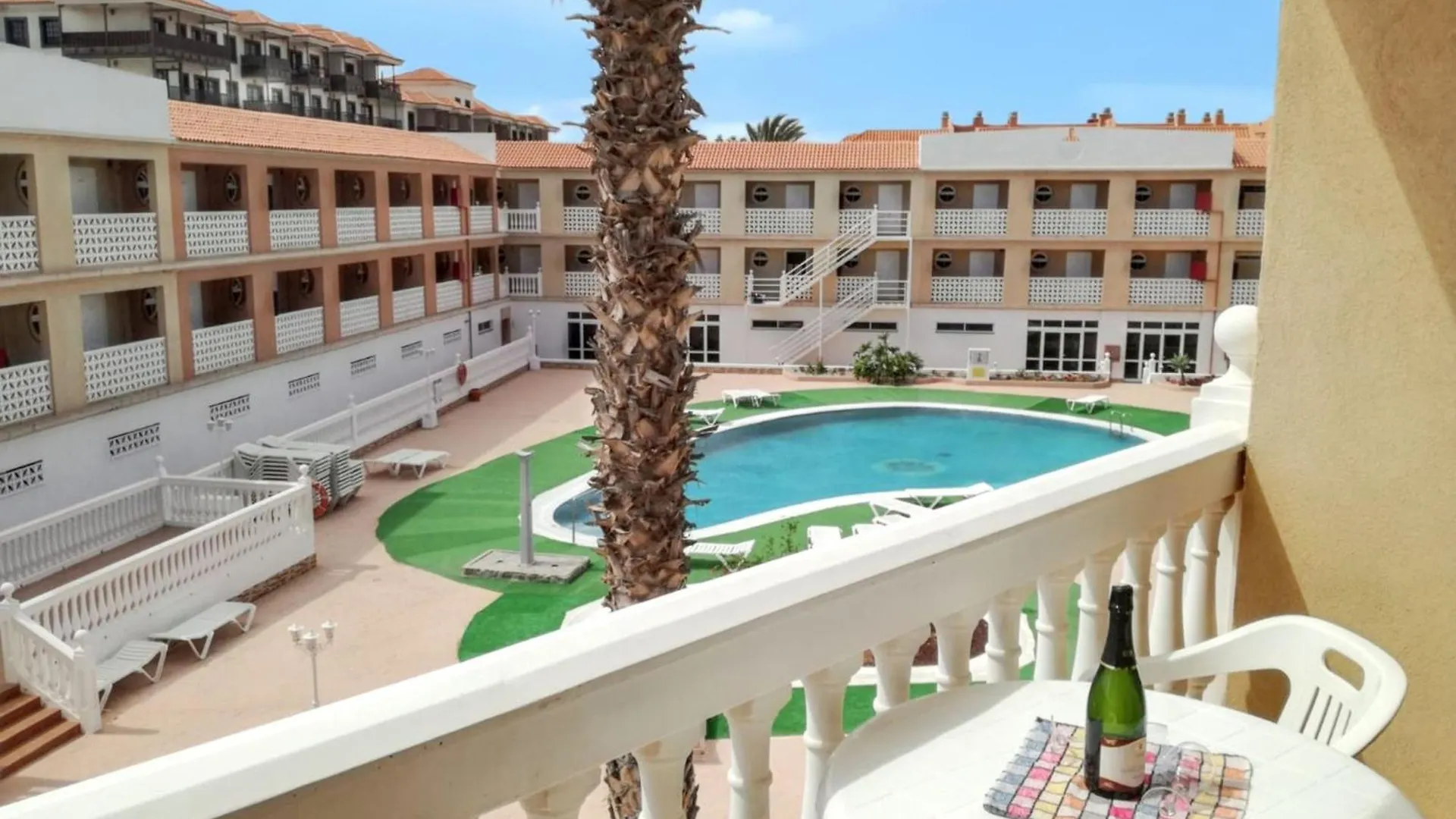 Costa del Silencio Beachside Apartment with Pool and Wi-Fi 0*, Costa Del Silencio Spain